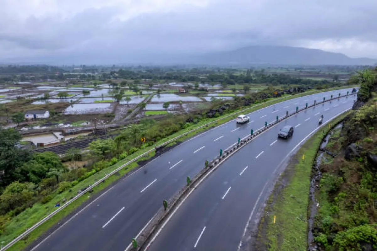 Living on the Pune-Nashik Highway